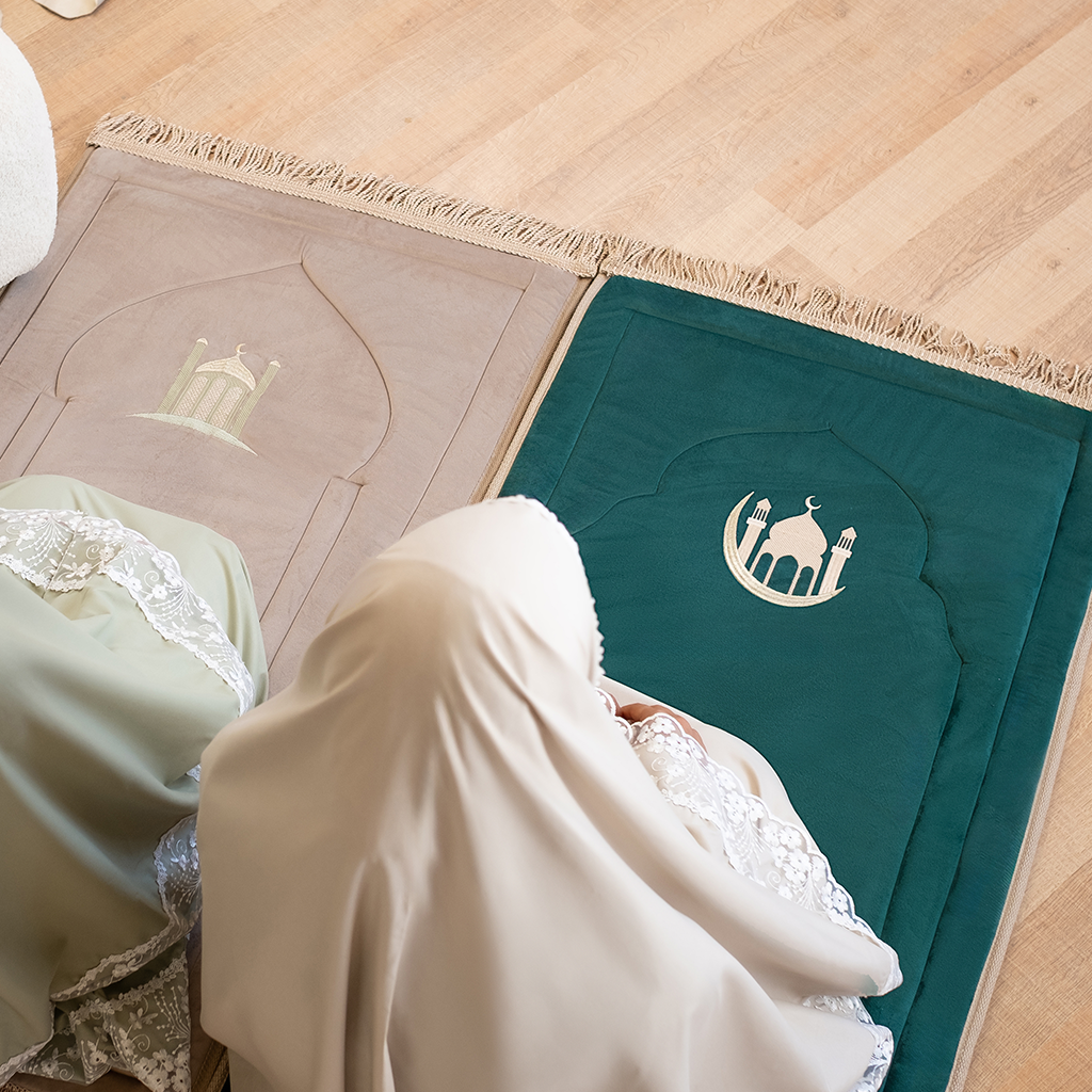 urban rugs | embroidery prayer mats