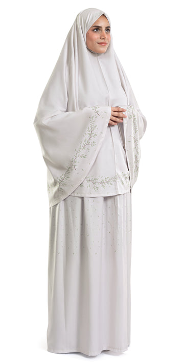 soft floral isdal prayer dress | Uran rugs