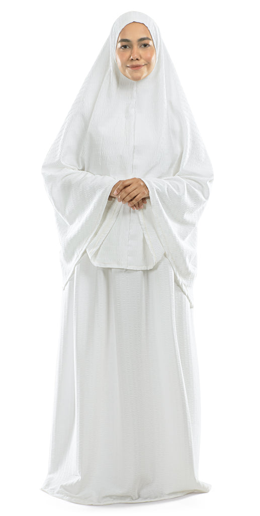 Minimal white soft Islamic prayer outfit for women | Urban Rugs